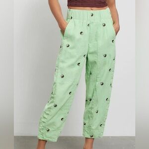 BDG ZARIA Embroidered Corduroy pull on green ying/yang pants size M